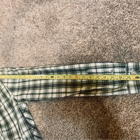 Guess long sleeved snap button down plaid shirt 2/15$ - Picture 8 of 16
